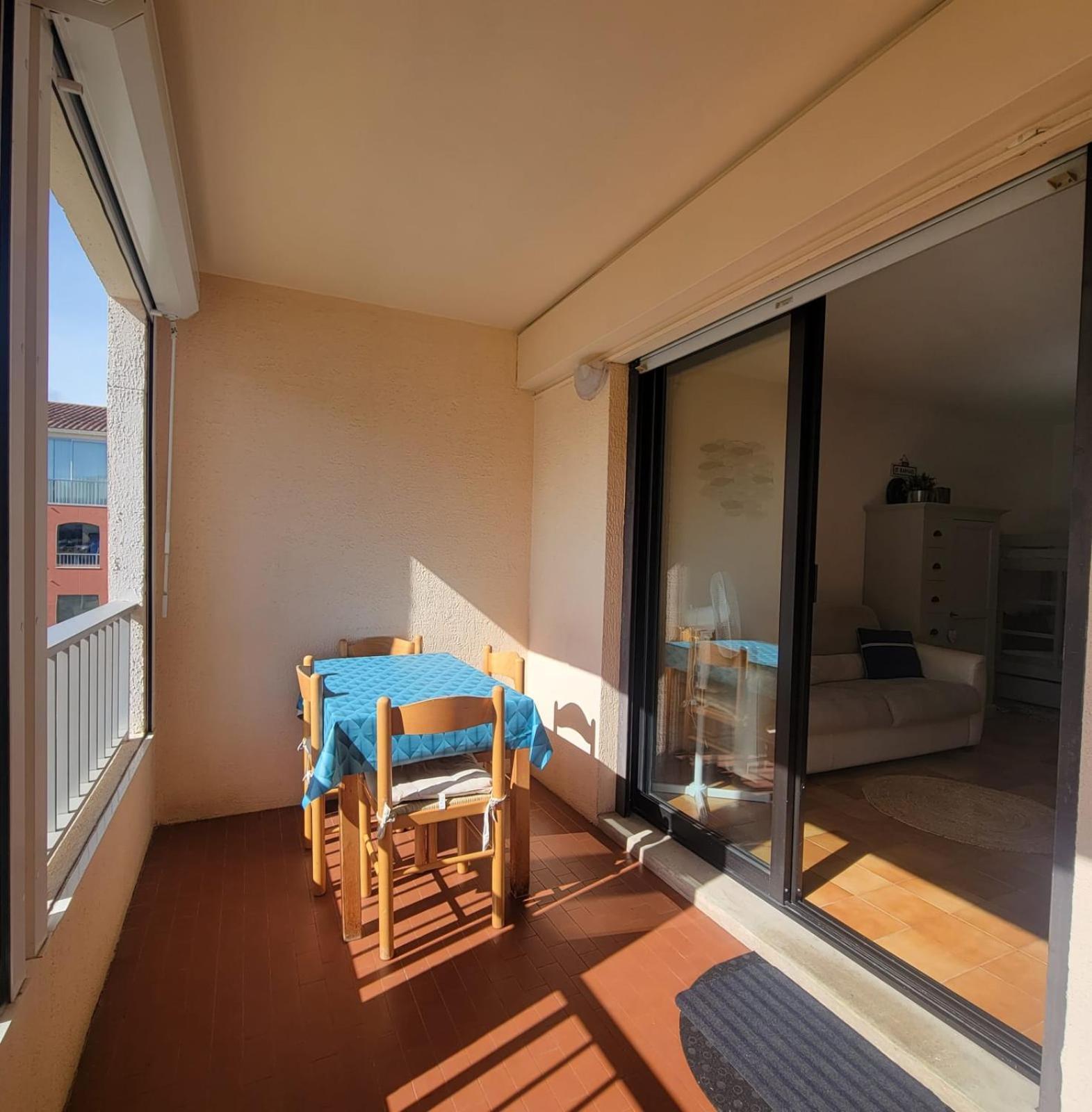 Cosy Family Cocoon With Beautiful Loggia Fréjus